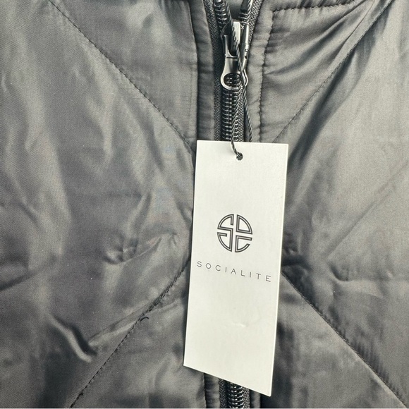 SOCIALITE Black Puffer Mae Vest Quilted Lightweight Full Zip Pockets Size L/XL - Picture 8 of 10